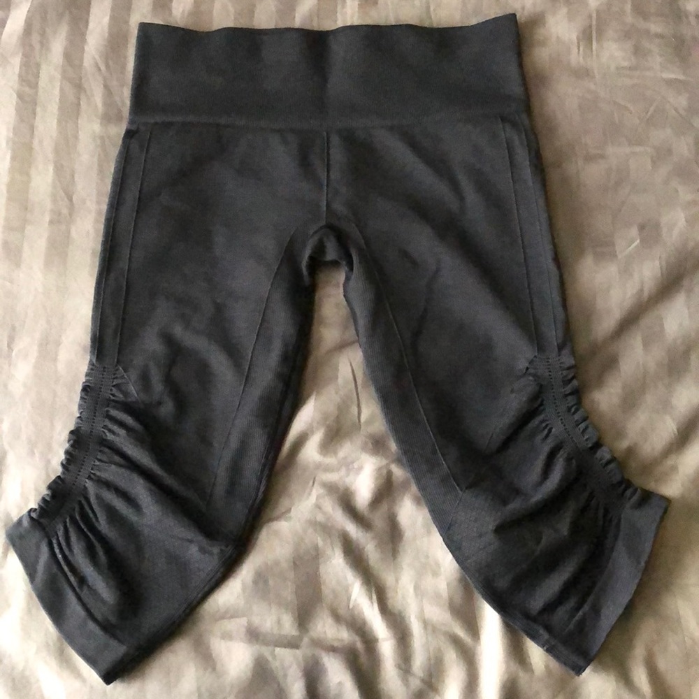 Charcoal LuLulemon crops